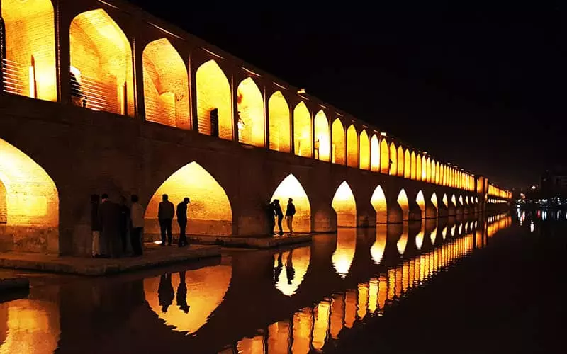 رونق گردشگری شبانه در اصفهان با تغییر ساعت بازدید از بناهای تاریخی