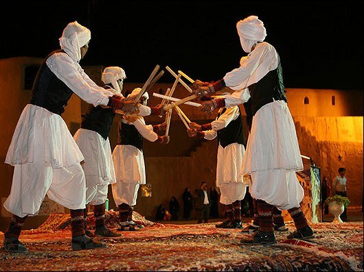 شب علفه؛ بازتابی از فرهنگ غنی ایرانی در استقبال از بهار شب علفه؛ بازتابی از فرهنگ غنی ایرانی در استقبال از بهار