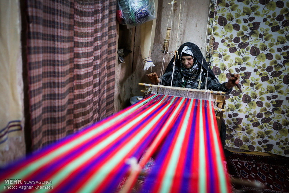 روستای روئین؛ بهشت پلکانی ایران با عطر شکوفه‌ها و هنر دست