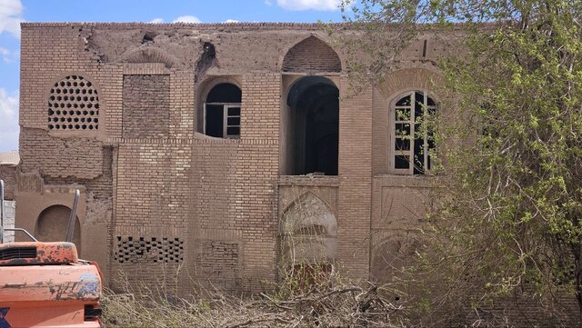 بولدوزرها خاموش شدند اما...