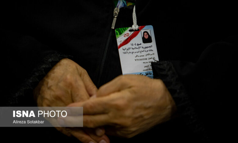 بدرقه نخستین گروه از زائران حج ۱۴۰۴ بدرقه نخستین گروه از زائران حج ۱۴۰۴