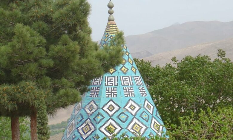 بنای تاریخی امامزادگان یحیی و عیسی(ع) ابیانه یادگار دوره ایلخانی بنای تاریخی امامزادگان یحیی و عیسی(ع) ابیانه یادگار دوره ایلخانی