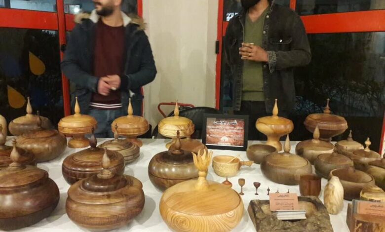 حمایت از کار و سرمایه با تأکید بر صنایع دستی و اندیشه جوان ایرانی حمایت از کار و سرمایه با تأکید بر صنایع دستی و اندیشه جوان ایرانی