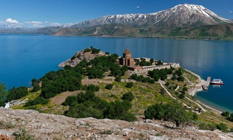 نگاهی به هزینه های سفر به وان نگاهی به هزینه های سفر به وان