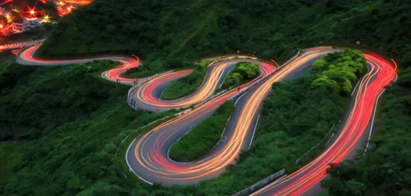 جاده اسالم به خلخال: دالانی از بهشت در دل مه
