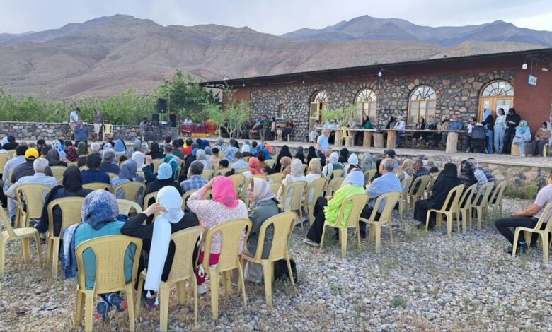 برگزاری ششمین جشنواره گردشگری گل و گلاب شاهوار در نگارمن شاهرود برگزاری ششمین جشنواره گردشگری گل و گلاب شاهوار در نگارمن شاهرود 