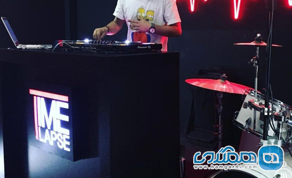 اهمیت موسیقی زنده و دی جی در جذب مشتریان