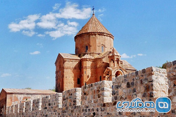 کلیسای صلیب مقدس در جزیره آختامار و مسجد جامع وان