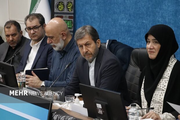 معاون وزیر: بسته حمایتی ویژه‌ برای هنرمندان صنایع دستی تدوین می‌شود