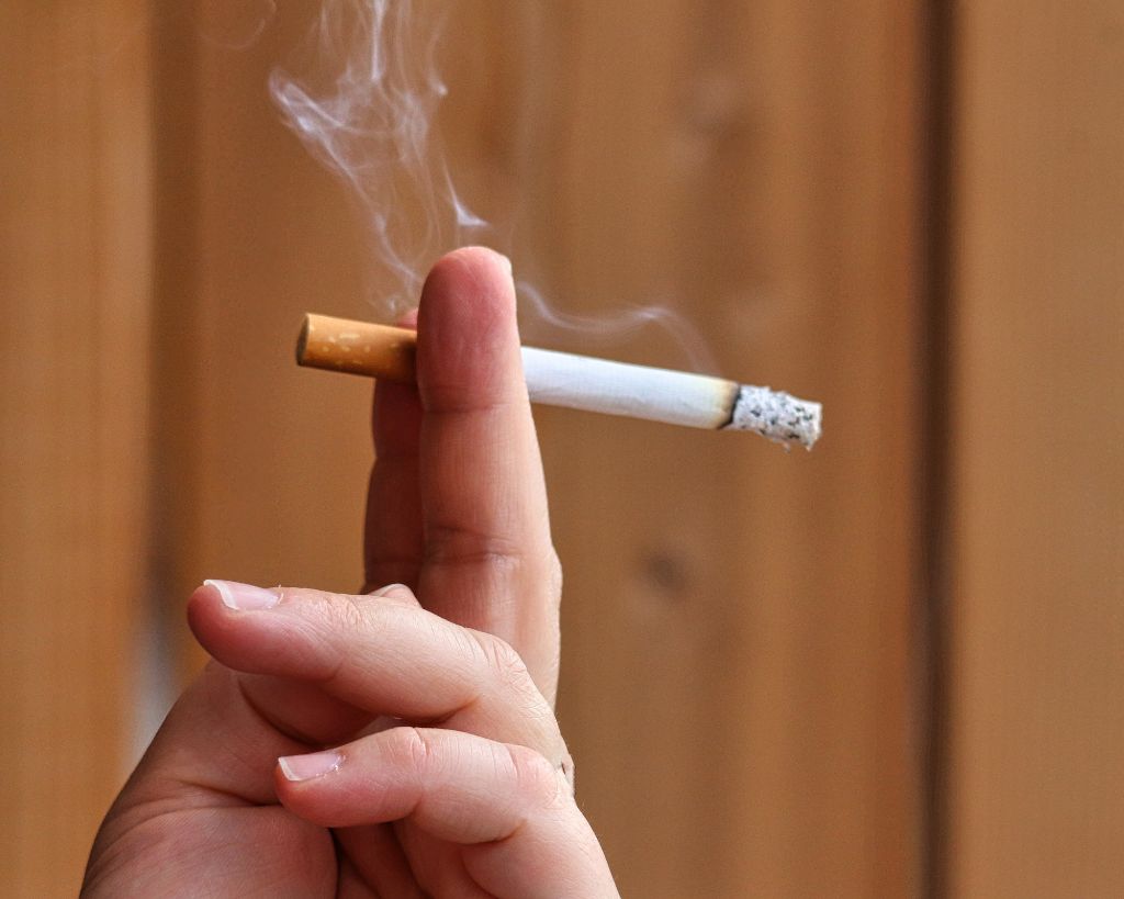 حذف بوی ناخوشایند سیگار