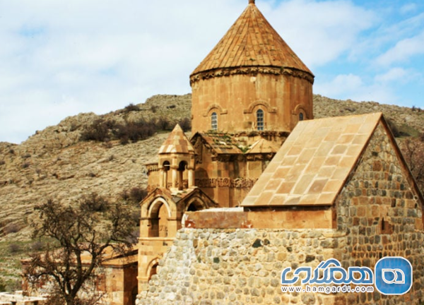 کلیسای صلیب مقدس در جزیره آکدامار