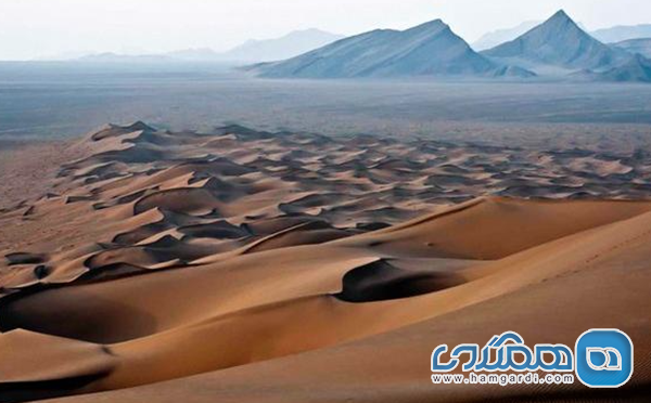 تور کویر یزد 1404: سفری به قلب شن های طلایی تحلیل قیمت تور کویر یزد 1404: پکیج ها و متغیرهای هزینه