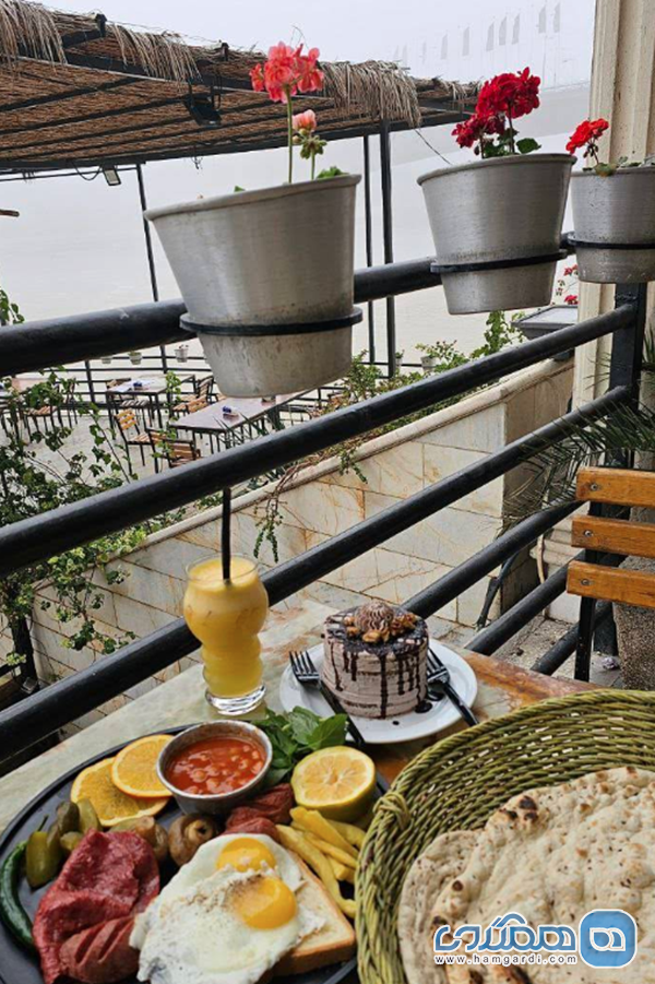 تحلیل جامع بازخورد کاربران و چالش های مدیریتی