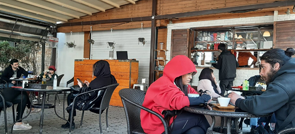 کافه گدار (Godar Cafe): آرامش در شهرک اکباتان