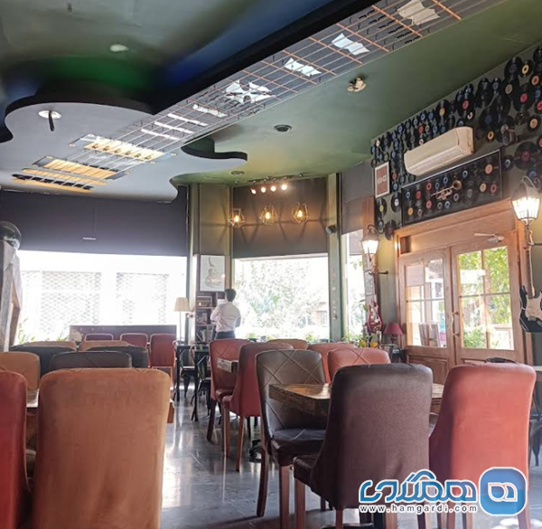 کافه راک (Rock Cafe): پاتوق عمومی