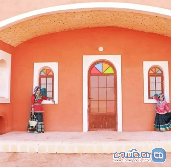 راهنمای سفر پاییزی به کویر مرنجاب (1404) راهنمای رزرو و مدیریت اقتصادی سفر
