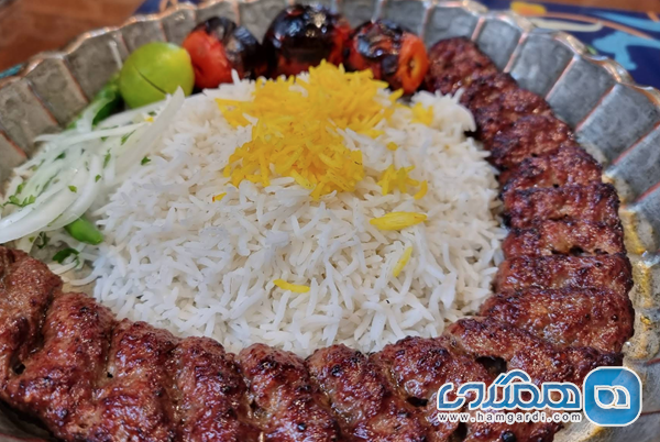 رستوران مرشد نور: جایی برای عاشقان غذاهای سنتی نوآوری در کباب: ارائه کباب کوبیده با گوشت شتر (نشانگر تمایز)