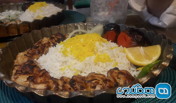 رستوران مرشد نور: جایی برای عاشقان غذاهای سنتی منو و قیمت گذاری در پاییز 1404 (روایت تحلیلی جزئیات منو)