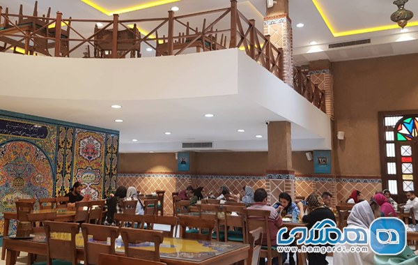 رستوران مرشد نور: جایی برای عاشقان غذاهای سنتی بررسی تضادهای محیطی: از آرامش تا هیاهوی شلوغی