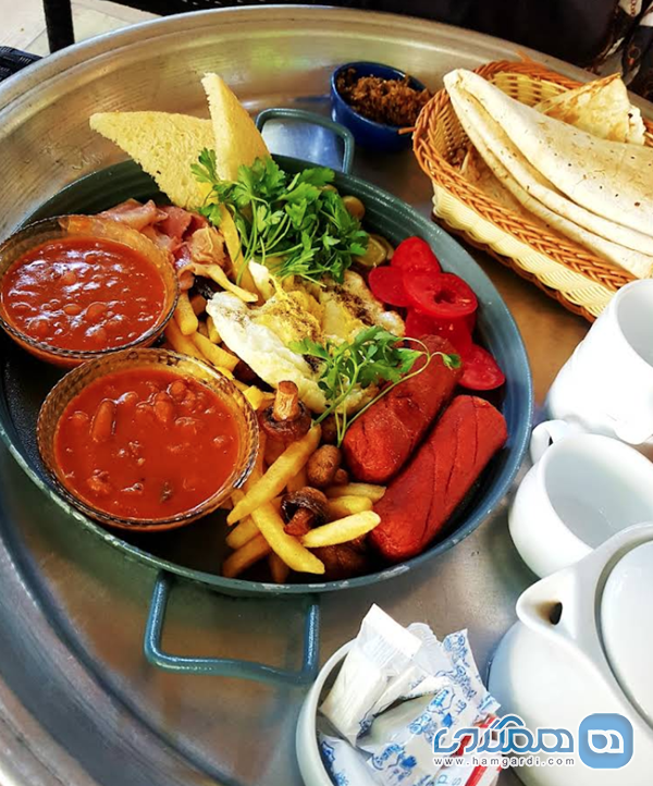 رستوران سرآشپز حم (تیروژ) جاده چالوس: تحلیل جامع منو، قیمت ها و فضای بکر در مهر 1404 منوی صبحانه و بسته های ویژه (استراتژی جذب و رزرو)