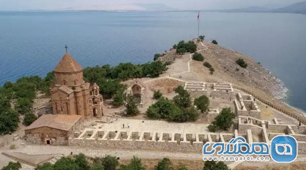 دریاچه وان و جزیره آختامار