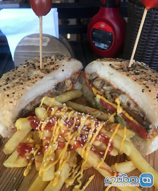 منوی غذای اصلی: فراتر از یک کافه ساده