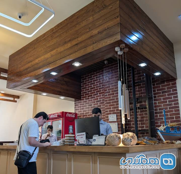 ساعات پذیرایی و امکان استفاده از سرویس دلیوری