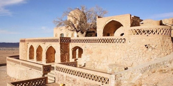 جاذبه های گردشگری مکمل در دل کویر: فراتر از مزرعه