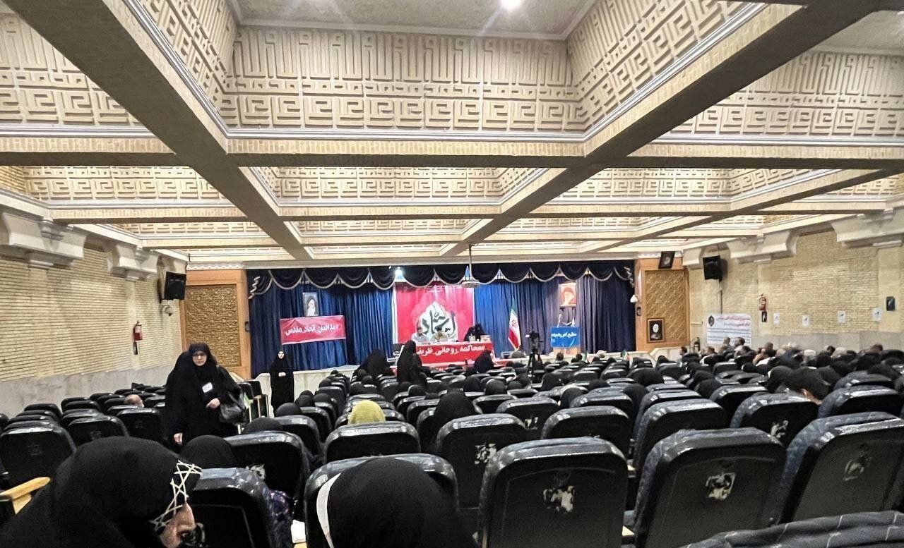 تصاویری خاص از همایش محاکمه ظریف و حسن روحانی+ عکس