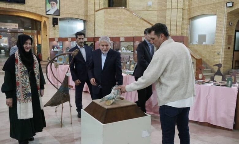 تشکیل بانک اطلاعاتی جامع برای حمایت هدفمند از هنرمندان تشکیل بانک اطلاعاتی جامع برای حمایت هدفمند از هنرمندان