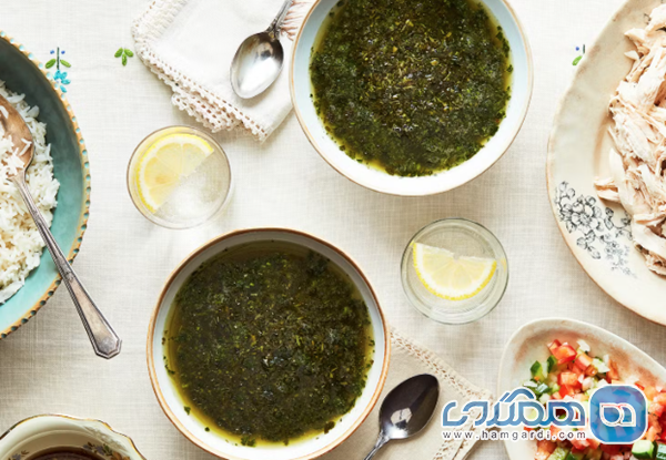 راهنمای کامل آداب رستورانگردی در قاهره: تجربه محلی، از کوشاری ابوطارق تا ملوخیه اصیل ملوخیه (Molokhia): سوپ سلطنتی و راز «شهقه» مصری