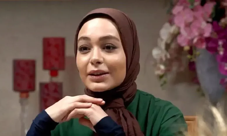 ژست هنری ارغوان سریال دلدادگان با پوشش پاییزی+ عکس ژست هنری ارغوان سریال دلدادگان با پوشش پاییزی+ عکس