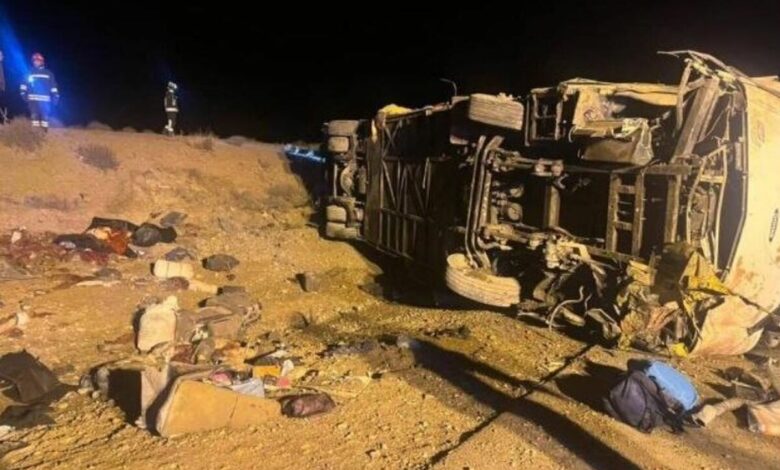 اولین تصاویر از واژگونی اتوبوس در جاده نطنز / تعداد قربانیان هنوز مشخص نیست+ فیلم اولین تصاویر از واژگونی اتوبوس در جاده نطنز / تعداد قربانیان هنوز مشخص نیست+ فیلم