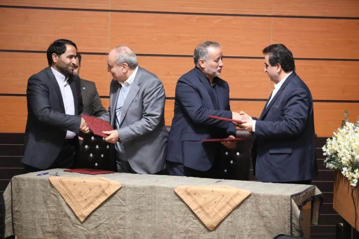 تفاهم‌نامه چهار‌جانبه بانک رفاه کارگران با حضور رئیس جمهور امضاء شد