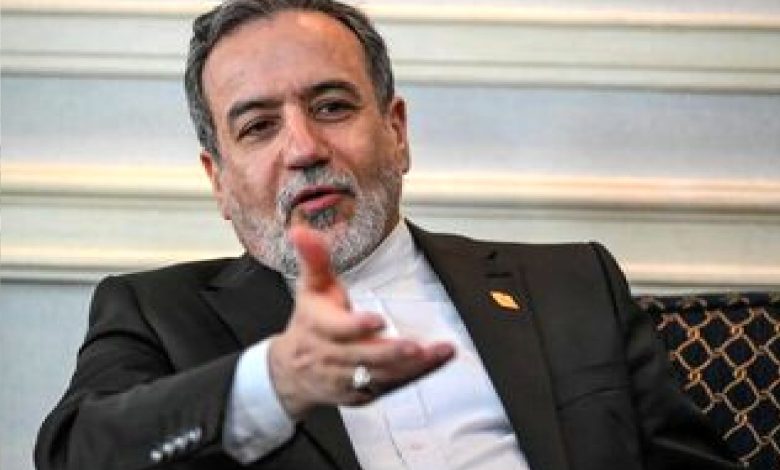 درخواست عراقچی برای افزایش تعداد کنسولگریها در اصفهان درخواست عراقچی برای افزایش تعداد کنسولگریها در اصفهان