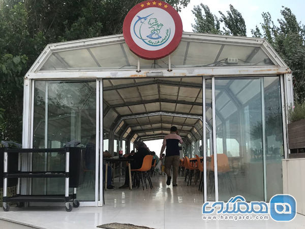 رستوران قزل پارک: ضیافت ماهی تازه در جاده