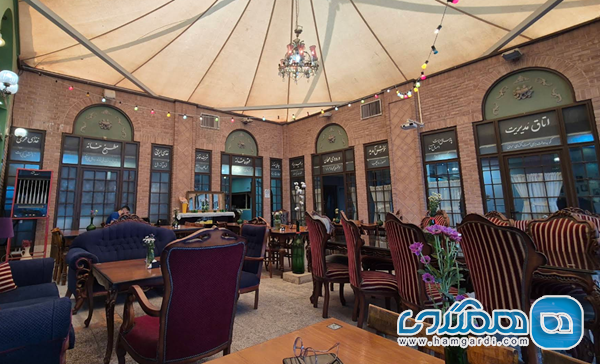 کافه ایوان؛ تماشای تهران قدیم از قلب لاله زار