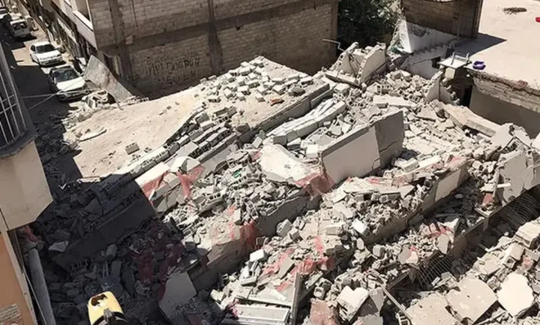 جزئیات ریزش یک ساختمان ۲ طبقه در کوی علوی اهواز جزئیات ریزش یک ساختمان ۲ طبقه در کوی علوی اهواز