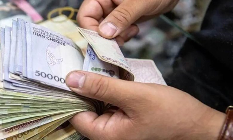 افزایش ۶۰ درصدی حداقل دستمزد/ حقوق فروردین با مصوبه جدید پرداخت میشود؟ افزایش ۶۰ درصدی حداقل دستمزد/ حقوق فروردین با مصوبه جدید پرداخت میشود؟