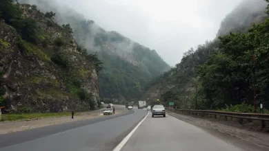 جاده هراز یکطرفه شد/ هشدار پلیس راهور به مسافران+ فیلم