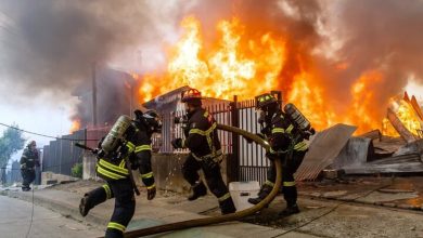 آتش‌سوزی در ساختمان چهارطبقه انقلاب/ ماجرای حادثه چه بود؟