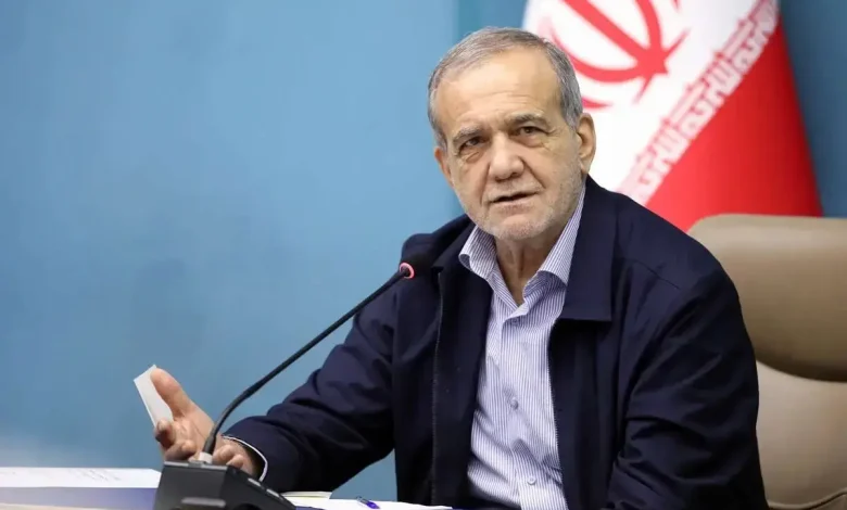 حضور پزشکیان در تجمع خیابانی شب ۱۲ فروردین+ عکس حضور پزشکیان در تجمع خیابانی شب ۱۲ فروردین+ عکس