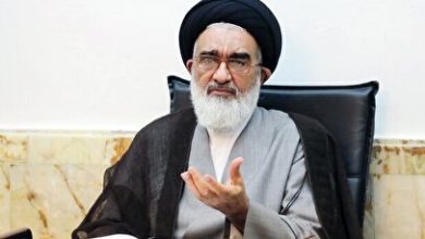 توصیه امام جمعه قم به مردم شرکت کننده در تجمع‌های شبانه