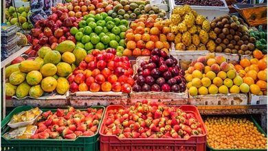 فروش دانه‌ای میوه در بازار؛ بازتابی از بحران اقتصادی در ایران