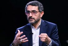 چیزهایی می‌گوید که به عقل جن هم نمی‌رسد