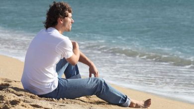 ۴ رفتار عجیبی که دلشکستی مردان را فاش می‌کند