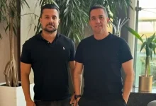 اوسمار و دستیارش به تهران رسیدند