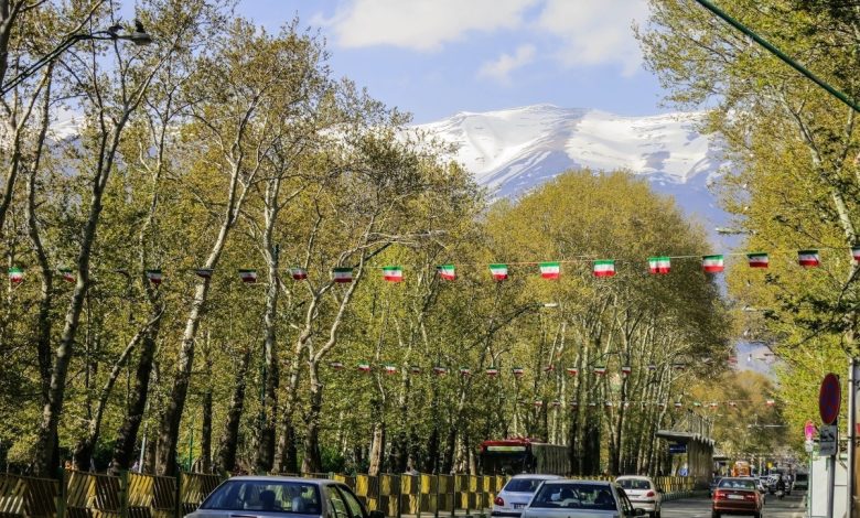 نمایی از خیابان ولیعصر در دهه ۴۰ + عکس نمایی از خیابان ولیعصر در دهه ۴۰ + عکس