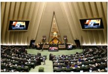 تحصن نمایندگان برای بازگشایی مجلس/ مگر قرار نبود قانون فصل‌الخطاب باشد؟