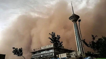 تهران در آستانه طوفان گرد و خاک/ هشدار هواشناسی صادر شد تهران در آستانه طوفان گرد و خاک/ هشدار هواشناسی صادر شد